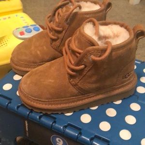 Kids Ugg boots 9 toddler
